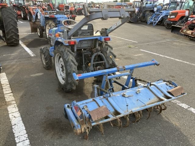 Tractor — Auction (lot 8458-3820)