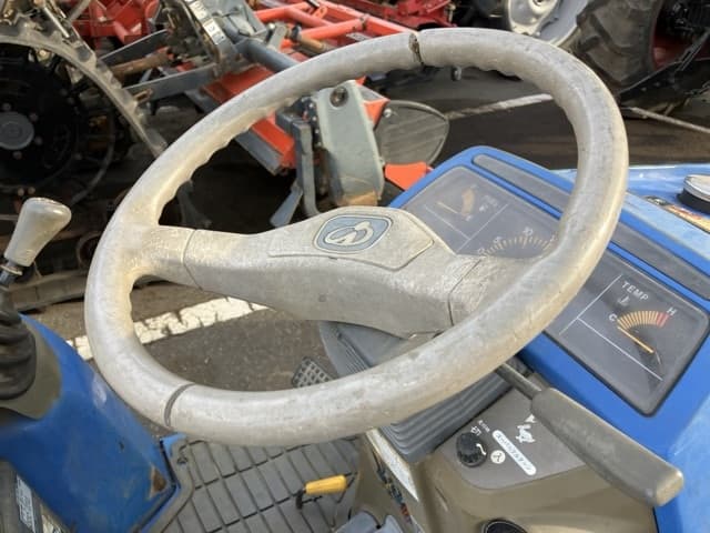 Tractor — Auction (lot 8458-3820)