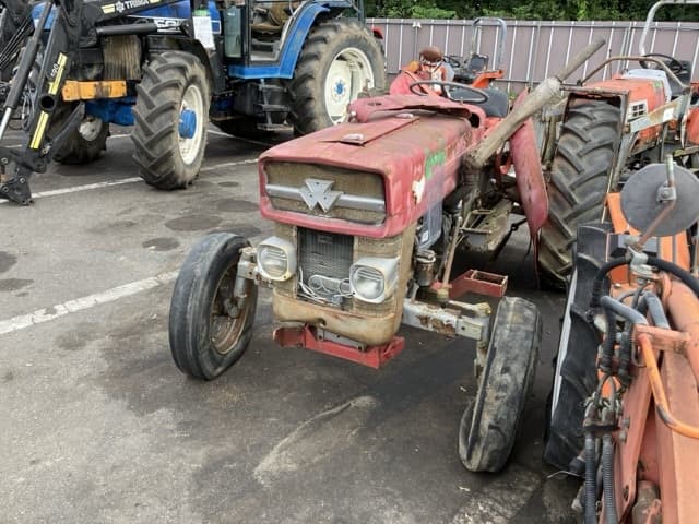 Tractor — Auction (lot 8458-3821)