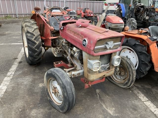 Tractor — Auction (lot 8458-3821)