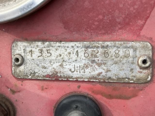 Tractor — Auction (lot 8458-3821)