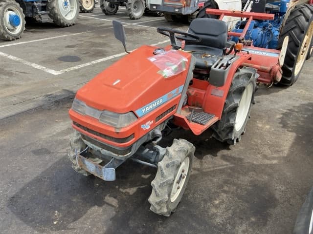 Tractor — Auction (lot 8458-3822)