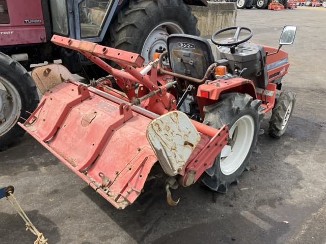 Tractor — Auction (lot 8458-3822)