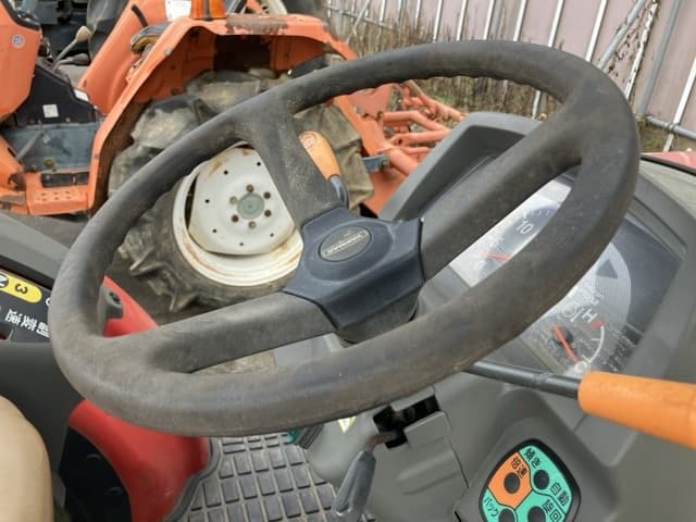 Tractor — Auction (lot 8458-3823)