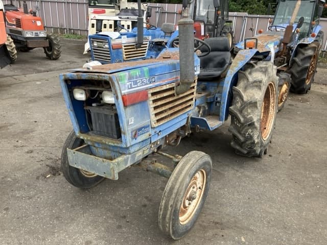 Tractor — Auction (lot 8458-3824)