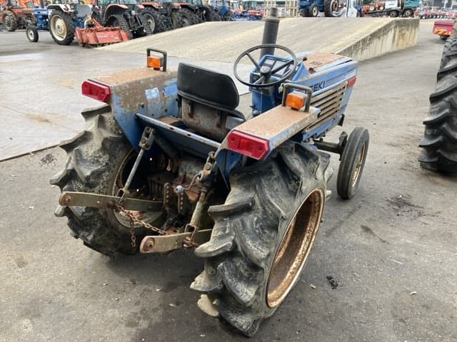 Tractor — Auction (lot 8458-3824)