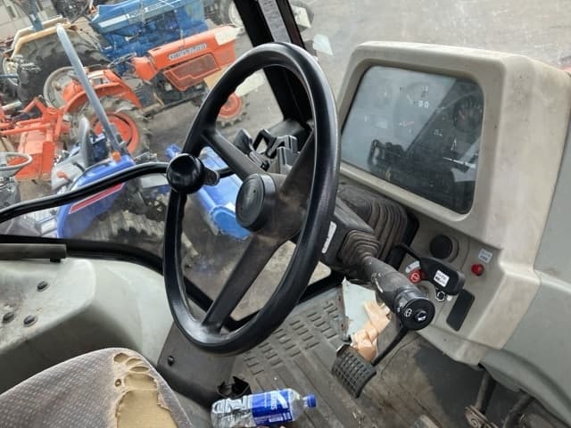 Tractor — Auction (lot 8458-3826)