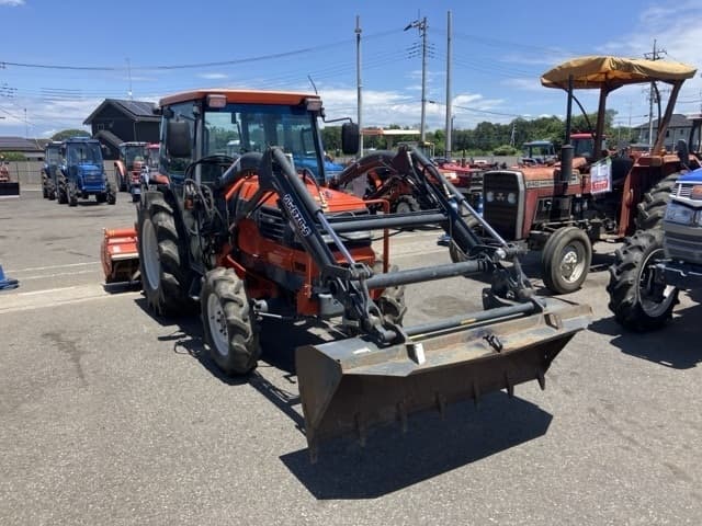 Tractor — Auction (lot 8458-3827)