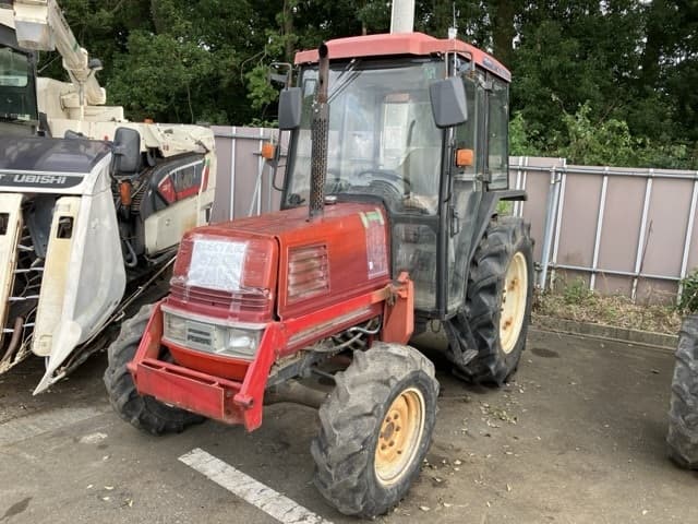 Tractor — Auction (lot 8458-3832)