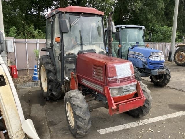 Tractor — Auction (lot 8458-3832)