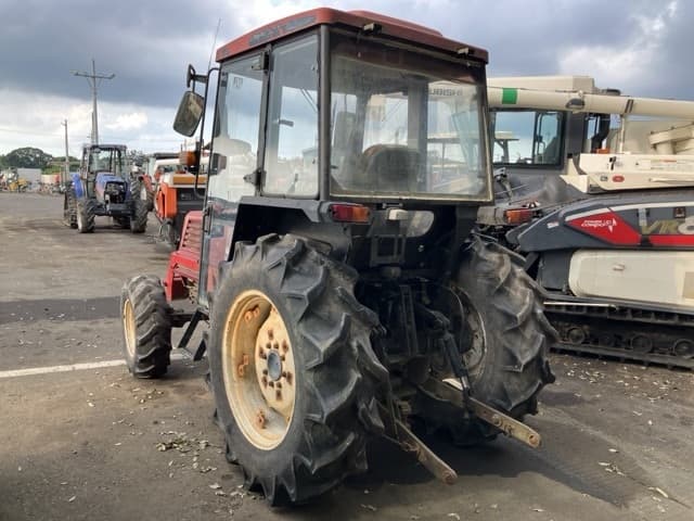 Tractor — Auction (lot 8458-3832)