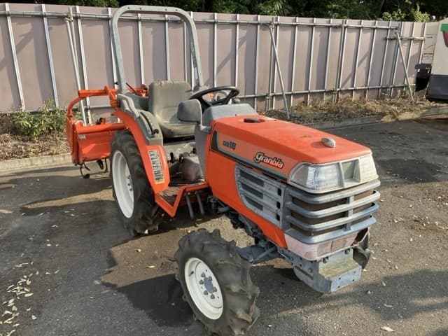 Tractor — Auction (lot 8458-3834)