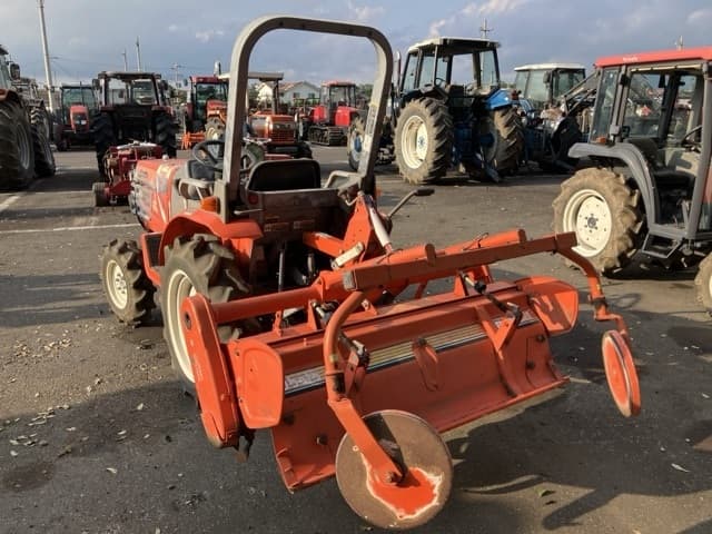 Tractor — Auction (lot 8458-3834)