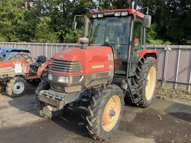 Tractor — Auction (lot 8458-3835)