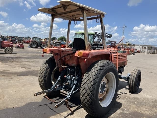 Tractor — Auction (lot 8458-3838)
