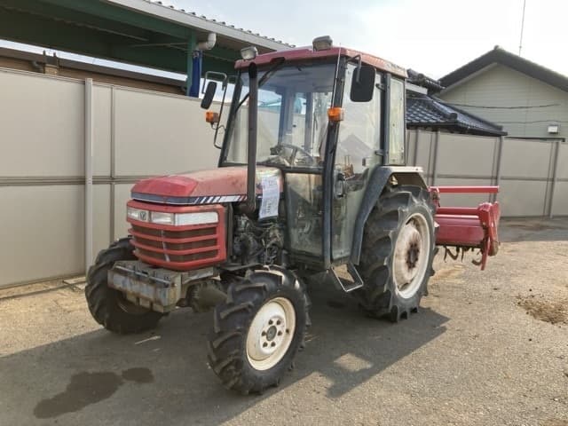 Tractor — Auction (lot 8458-3842)