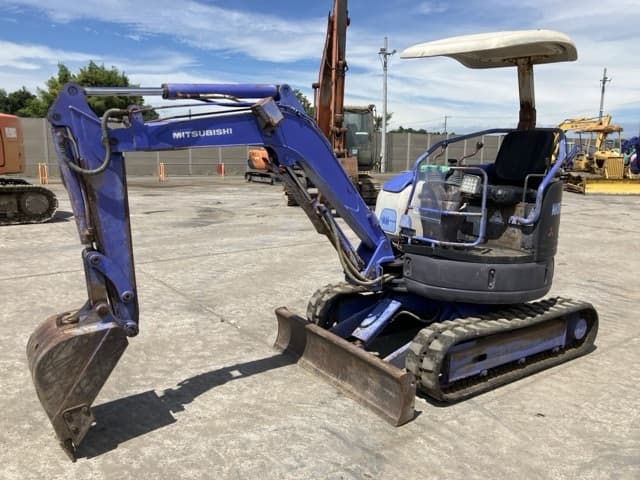 MINI EXCAVATOR — Auction (lot 8458-388)