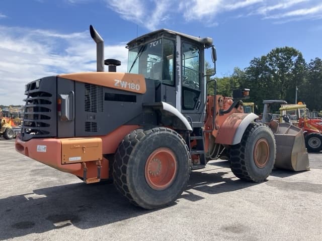 WHEEL LOADER — Auction (lot 8458-389)