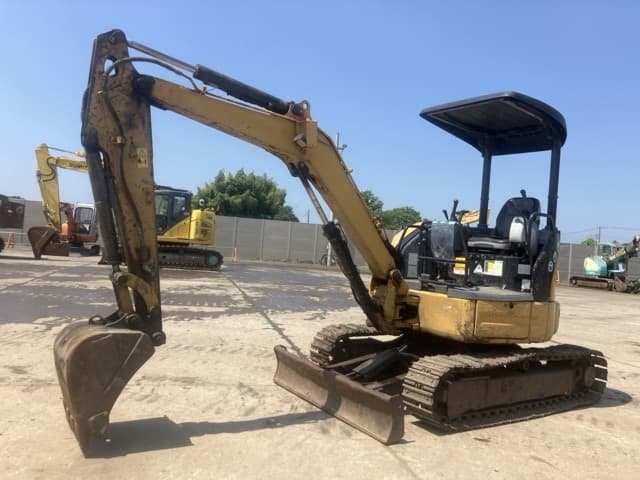 MINI EXCAVATOR — Auction (lot 8458-39)
