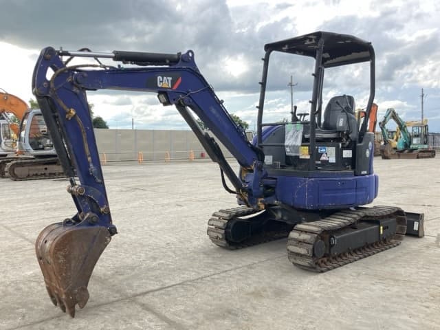 MINI EXCAVATOR — Auction (lot 8458-398)