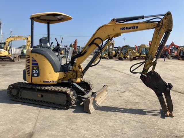 MINI EXCAVATOR — Auction (lot 8458-40)