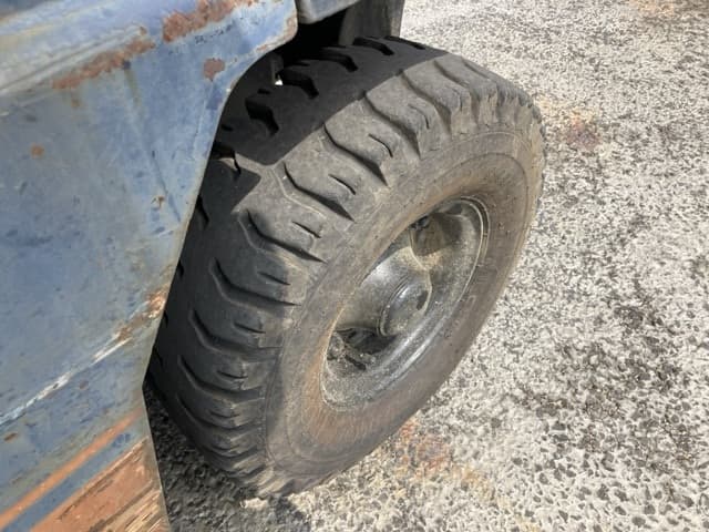 Forklift — Auction (lot 8458-4001)