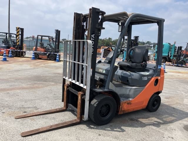 Forklift — Auction (lot 8458-4005)