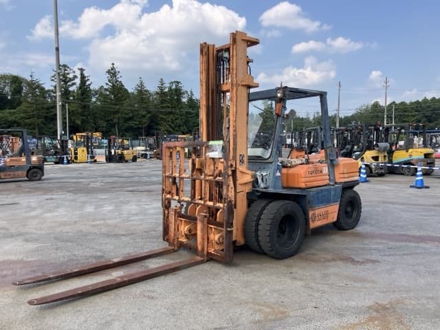 Forklift — Auction (lot 8458-4009)