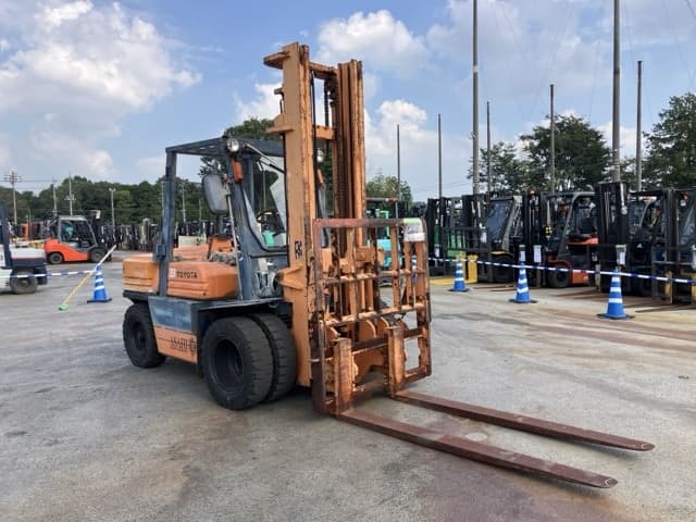 Forklift — Auction (lot 8458-4009)