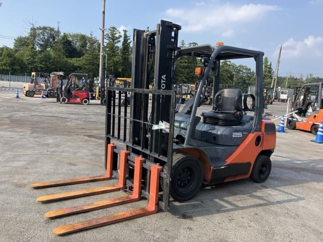 Forklift — Auction (lot 8458-4014)
