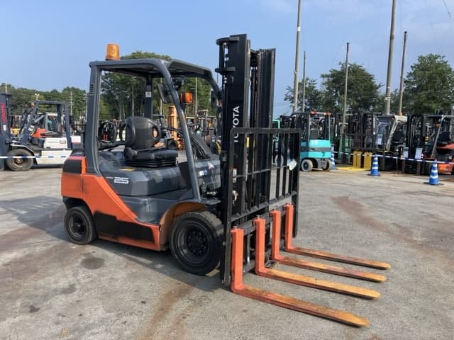 Forklift — Auction (lot 8458-4014)