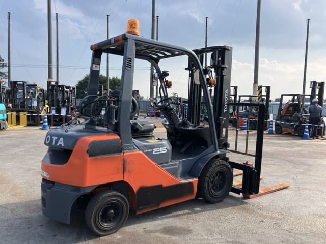 Forklift — Auction (lot 8458-4014)