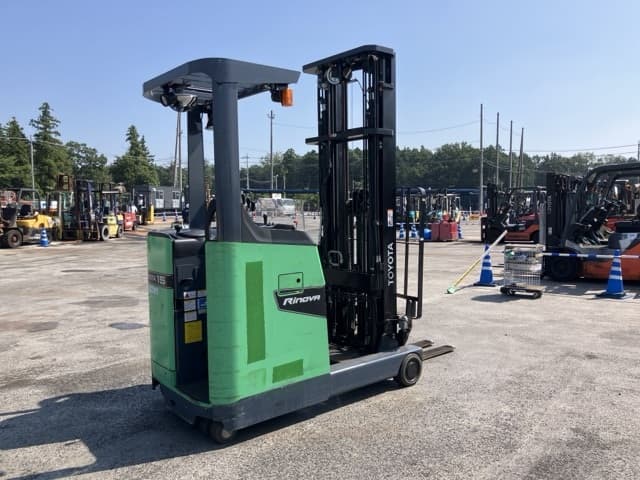 Reach Forklift — Auction (lot 8458-4016)