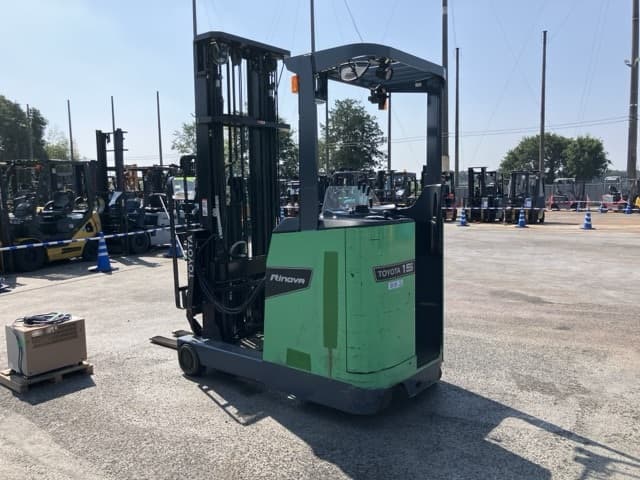 Reach Forklift — Auction (lot 8458-4016)