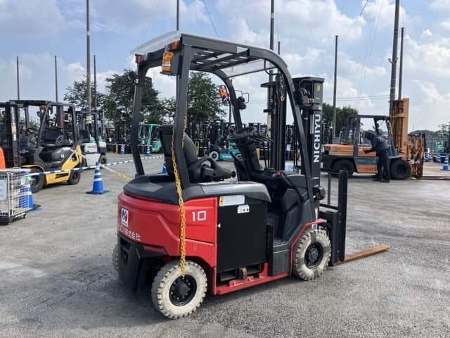 Battery Forklift — Auction (lot 8458-4017)