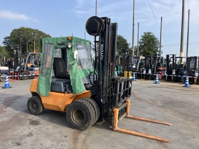 Forklift — Auction (lot 8458-4019)