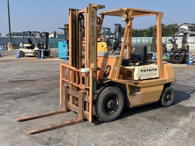 Forklift — Auction (lot 8458-4027)