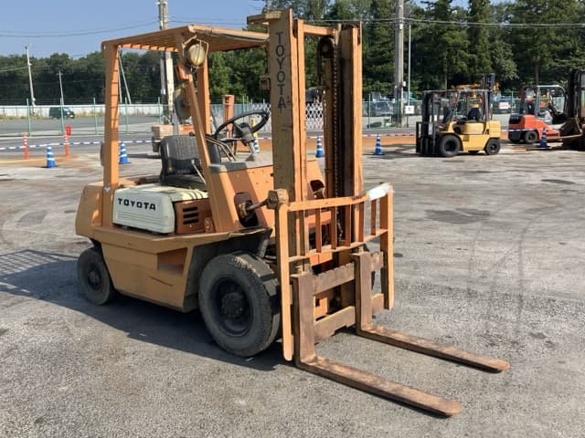 Forklift — Auction (lot 8458-4027)