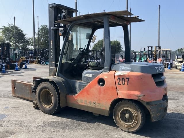 Forklift — Auction (lot 8458-4028)