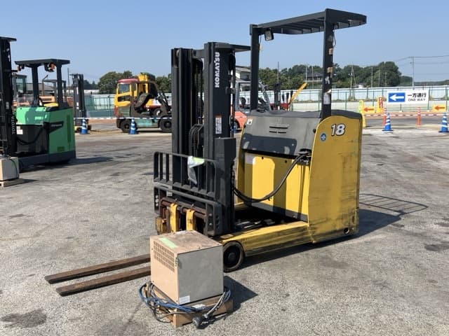 Reach Forklift — Auction (lot 8458-4031)
