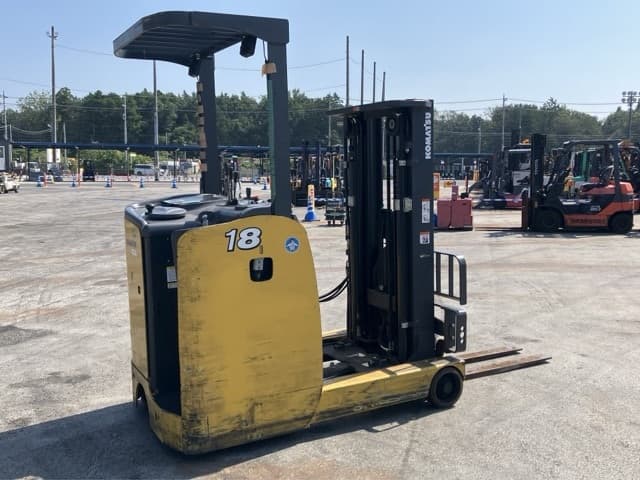Reach Forklift — Auction (lot 8458-4031)