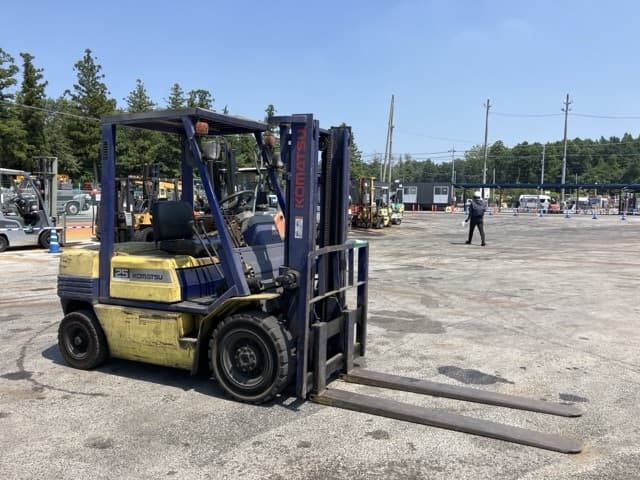 Forklift — Auction (lot 8458-4032)