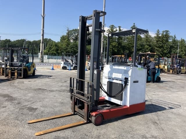 Reach Forklift — Auction (lot 8458-4034)