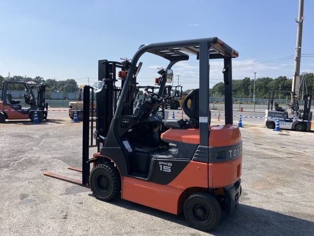 Battery Forklift — Auction (lot 8458-4037)