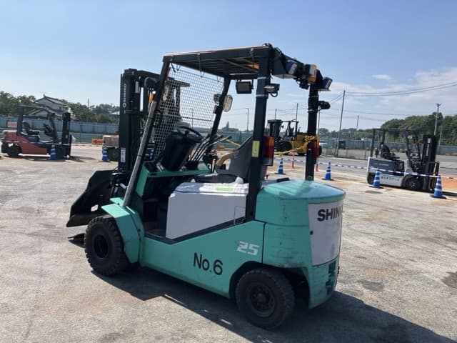 Battery Forklift — Auction (lot 8458-4038)