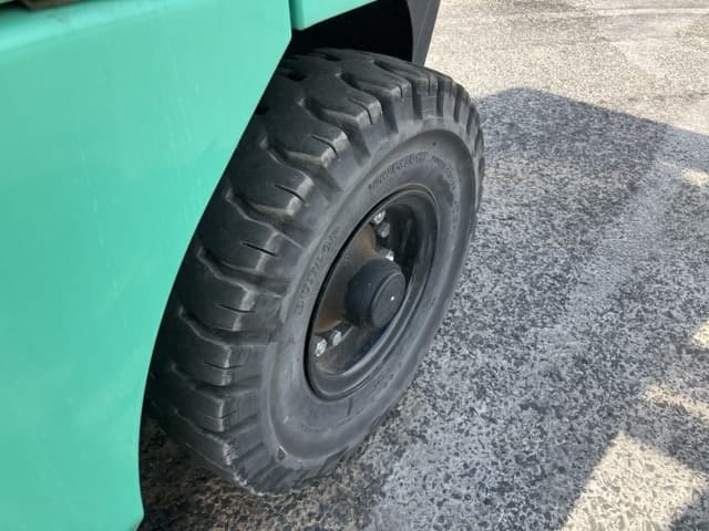 Forklift — Auction (lot 8458-4041)