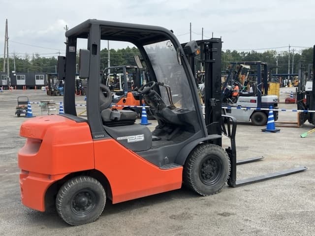 Forklift — Auction (lot 8458-4042)