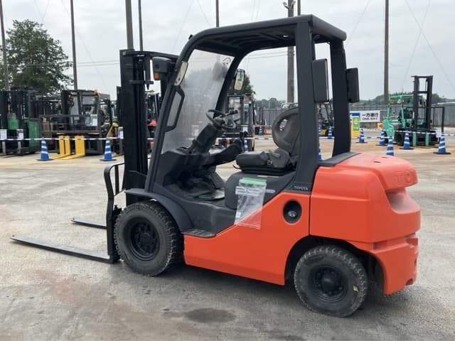 Forklift — Auction (lot 8458-4042)