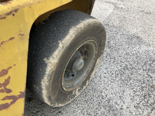 Forklift — Auction (lot 8458-4043)