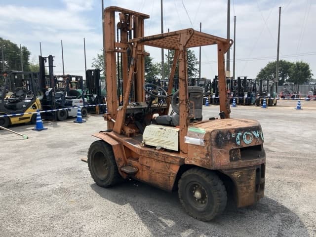 Forklift — Auction (lot 8458-4045)